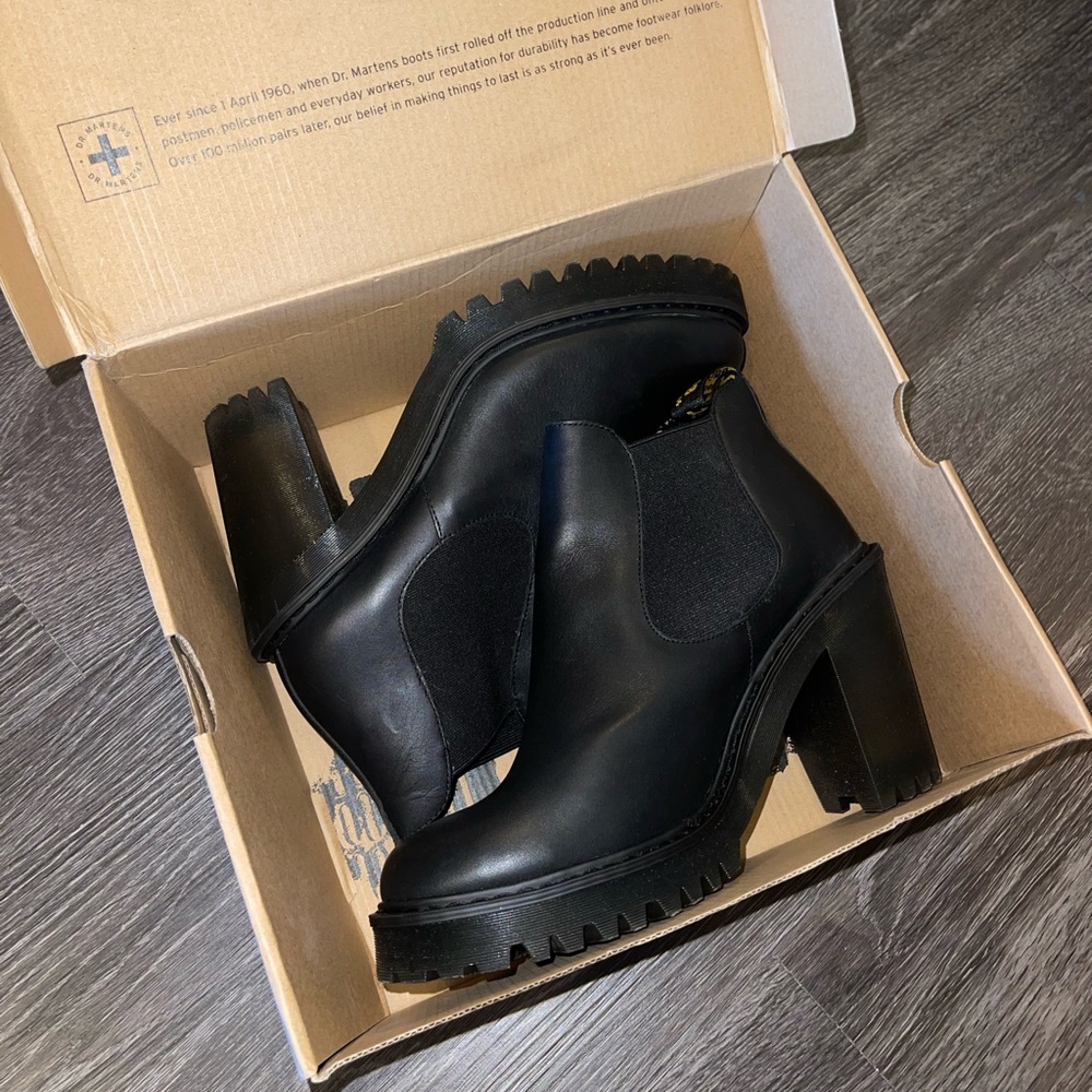 Black Dr. Marten’s Hurston
